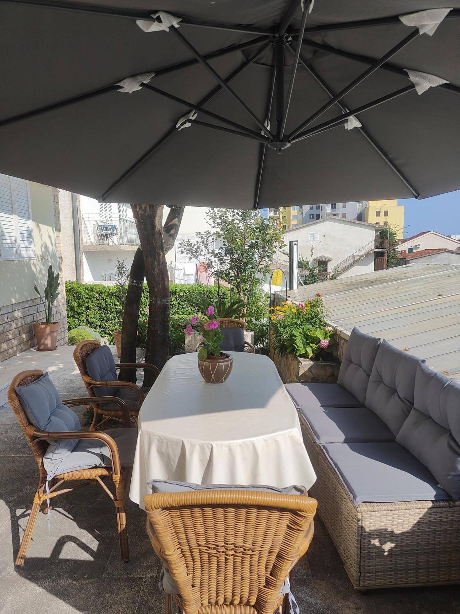 Apartment D&m1 *